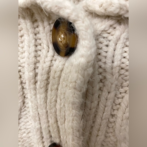 Zara Cream Cropped Button Up Collared Cardigan - Picture 3 of 4